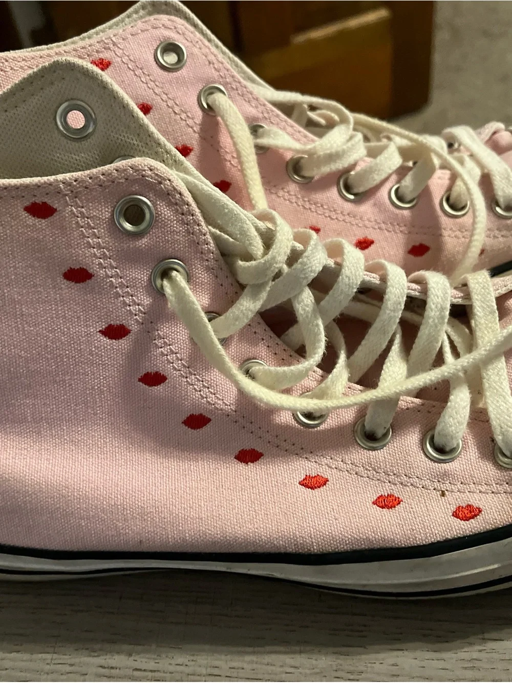 Converse Pink High-Top Sneakers with Red Lip Print